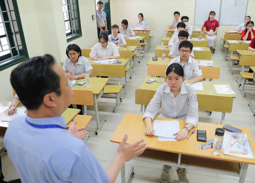 Dùng chứng chỉ ngoại ngữ xét tuyển vào lớp 10: Cần đảm bảo công bằng cho thí sinh - Ảnh 3. Dùng chứng chỉ ngoại ngữ xét tuyển vào lớp 10: Cần đảm bảo công bằng cho thí sinh - Ảnh 3.