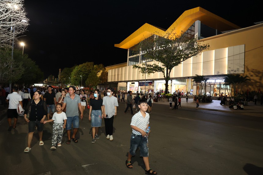 Hơn 1 triệu lượt khách tham quan Khu du lịch quốc gia núi Bà Đen - Ảnh 4.