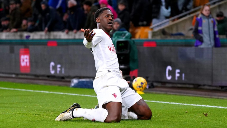 Tin nóng thể thao tối 9/2: Kiều Trinh và Lâm Oanh thua trận tiếc nuối, MU 'trọng thưởng' cho sao trẻ - Ảnh 3.