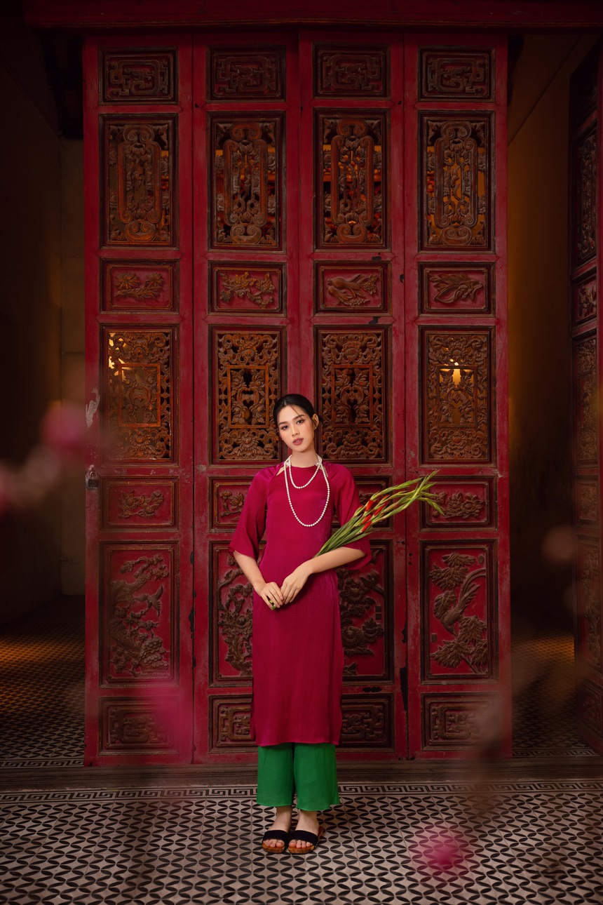 Hoa hậu Đỗ Hà rạng rỡ dạo quanh phố cổ Hà Nội - Ảnh 11. Hoa hậu Đỗ Hà rạng rỡ dạo quanh phố cổ Hà Nội - Ảnh 11.