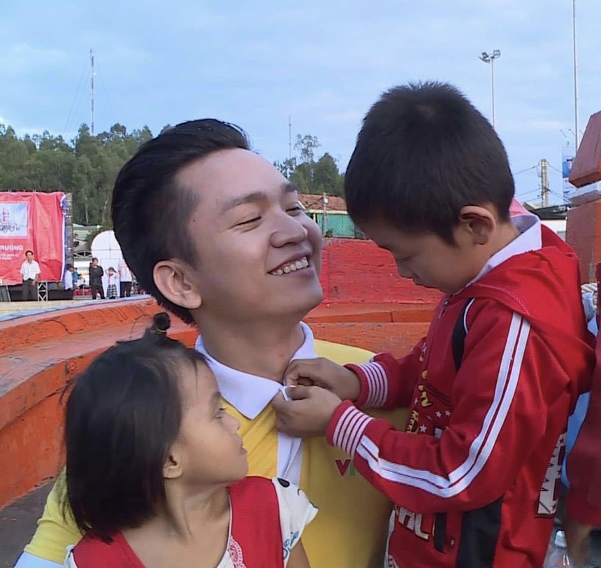 9 năm đồng hành cùng "Cặp lá yêu thương", MC Hạnh Phúc vẫn "run" trước giờ lên sóng trực tiếp - Ảnh 4.