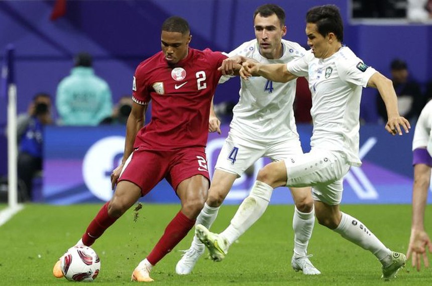 Qatar ngược dòng ở loạt luân lưu, vượt qua Uzbekistan đầy kịch tính - Ảnh 2. Qatar ngược dòng ở loạt luân lưu, vượt qua Uzbekistan đầy kịch tính - Ảnh 2.