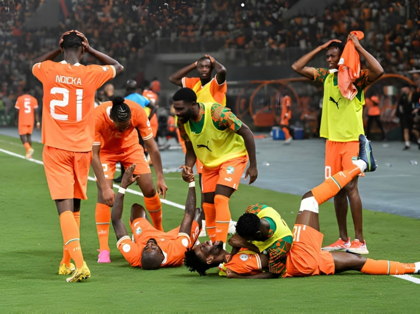 Tin nóng thể thao sáng 4/2: Lý Hoàng Nam thắng tay vợt số 1 Nam Phi vẫn không 'gánh' nổi ĐT Việt Nam tại Davis Cup - Ảnh 3. Tin nóng thể thao sáng 4/2: Lý Hoàng Nam thắng tay vợt số 1 Nam Phi vẫn không 'gánh' nổi ĐT Việt Nam tại Davis Cup - Ảnh 3.