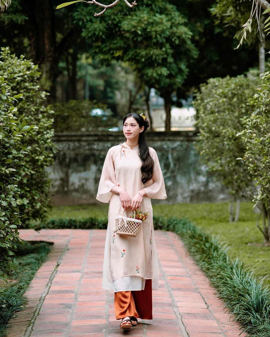 Hot girl bóng chuyền 9X vinh dự được kết nạp đảng, ‘hóa’ thiếu nữ Hà Thành xưa, đón tết Giáp Thìn - Ảnh 4.