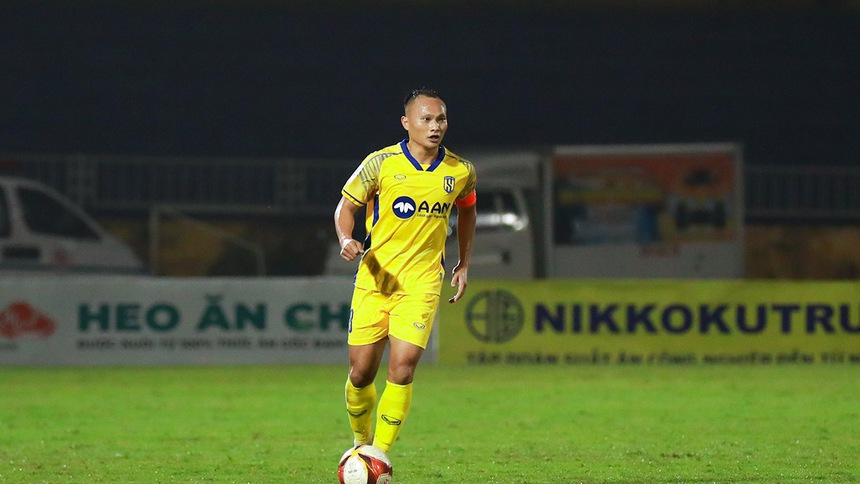 Rời SLNA, Trọng Hoàng vẫn ở lại V-League, được kỳ vọng sẽ giúp đội bóng mới hồi sinh - Ảnh 3. Rời SLNA, Trọng Hoàng vẫn ở lại V-League, được kỳ vọng sẽ giúp đội bóng mới hồi sinh - Ảnh 3.