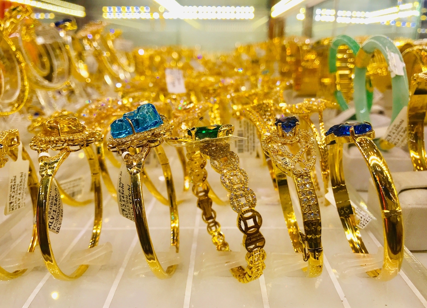 Giá vàng sáng 5/2 giảm 200 nghìn đồng/lượng - Ảnh 1.