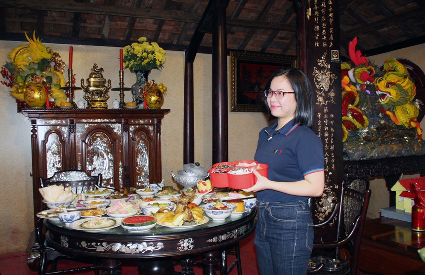 Bàn thờ gia tiên - nơi hội tụ những giá trị thiêng liêng của Tết cổ truyền - Ảnh 2. Bàn thờ gia tiên - nơi hội tụ những giá trị thiêng liêng của Tết cổ truyền - Ảnh 2.