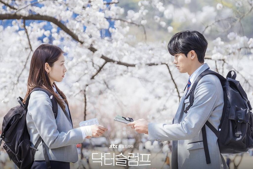 Honey Lee, Park Shin Hye: Sự trở lại rực rỡ của những nữ diễn viên lần đầu làm mẹ - Ảnh 4.