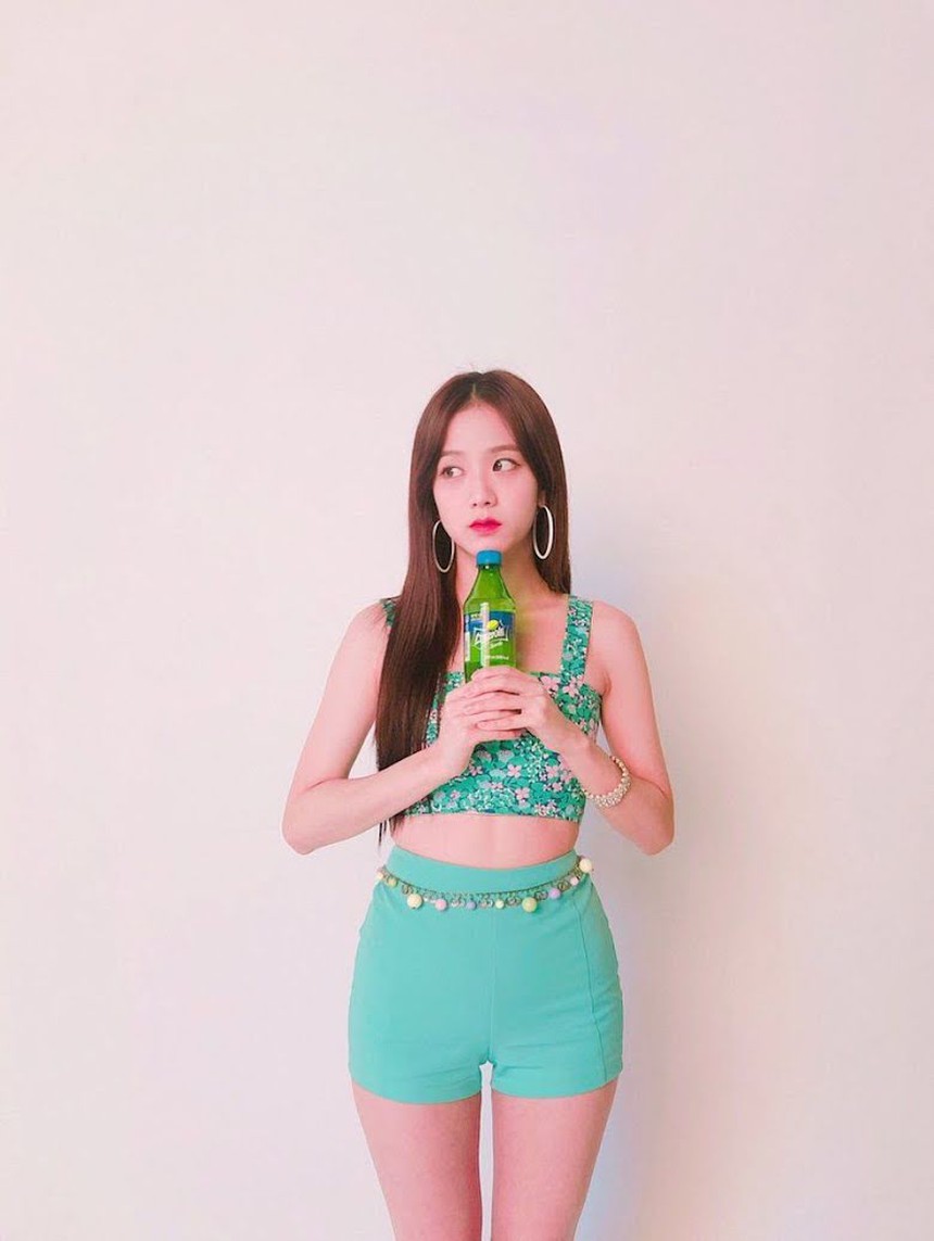 Jennie Blackpink và 8 nữ thần tượng sở hữu tỉ lệ cơ thể đỉnh nhất K-pop - Ảnh 11.