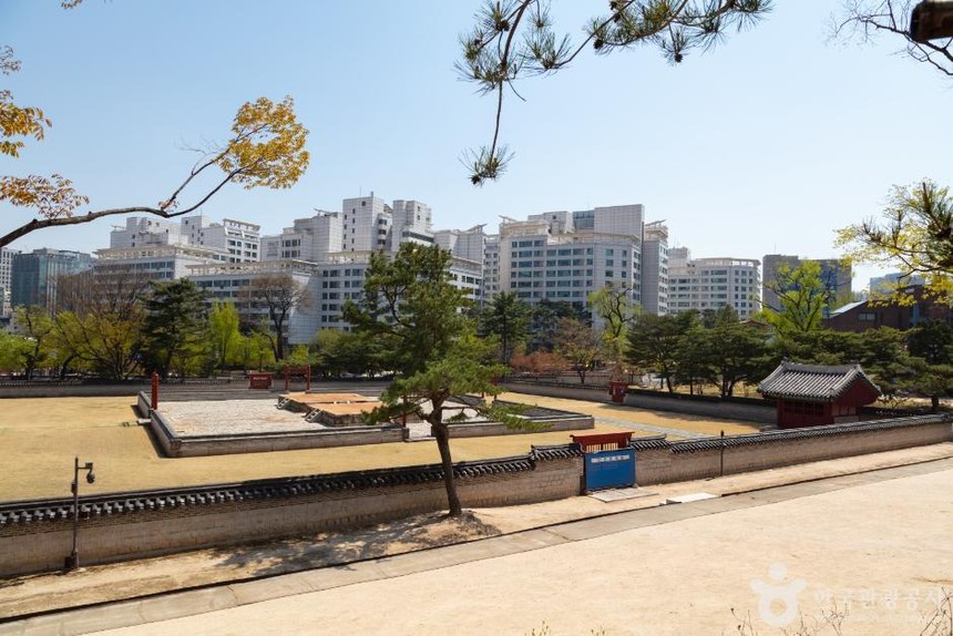 Theo chân Vua Joseon, du hành thời gian tới Seochon - Ảnh 10. Theo chân Vua Joseon, du hành thời gian tới Seochon - Ảnh 10.