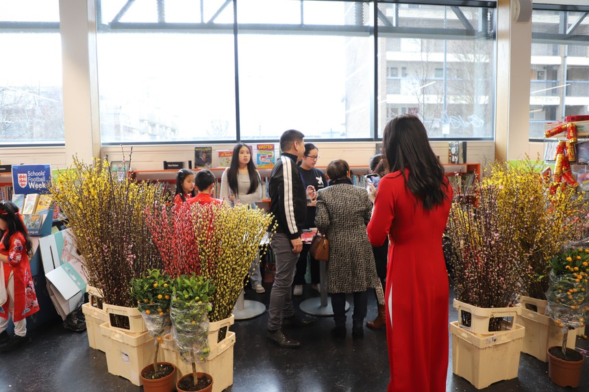 Lễ hội Tết Giáp Thìn của cộng đồng người Việt Nam tại Vương quốc Anh - Ảnh 4.