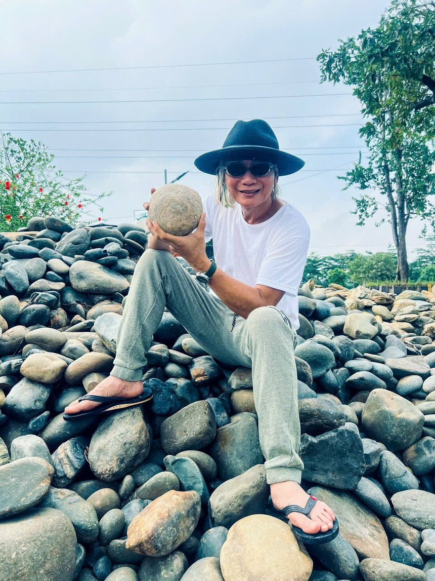 BÀI TẾT - Đào Anh Khánh trong vũ trụ tình yêu - Ảnh 9.