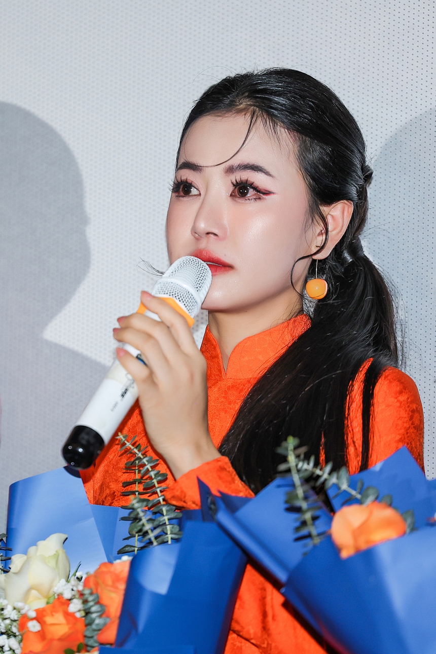 Ca sĩ Diệu Hà ra mắt MV 'Quê hương ơi' đậm vị Tết xưa - Ảnh 2. Ca sĩ Diệu Hà ra mắt MV 'Quê hương ơi' đậm vị Tết xưa - Ảnh 2.