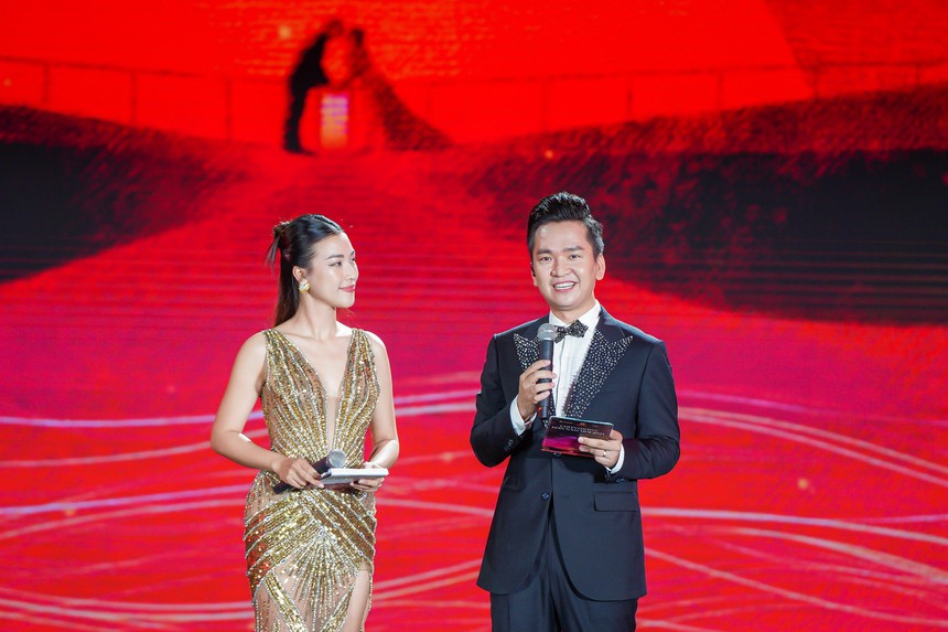 MC Hạnh Phúc: Tin là khán giả sẽ luôn nhận ra lối dẫn chỉn chu, lịch sự, vui vẻ  - Ảnh 2.