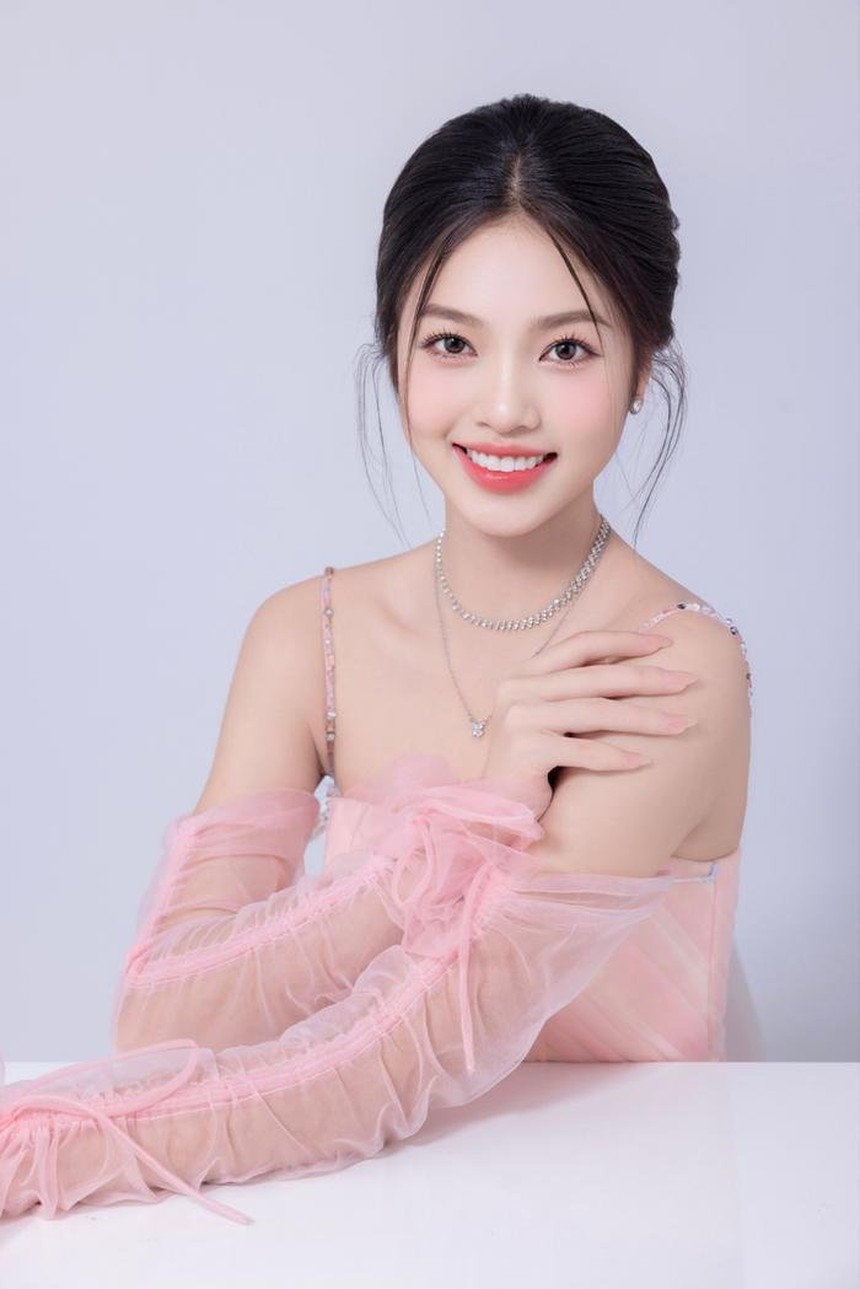 Ngây ngất trước nhan sắc của sao bóng chuyền đăng quang Hoa khôi Hà Nội 2023 - Ảnh 7.