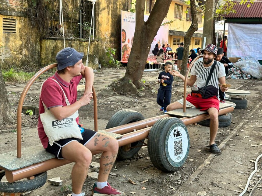 BÀI TẾT - 'Dòng chảy' di sản công nghiệp - Ảnh 13. BÀI TẾT - 'Dòng chảy' di sản công nghiệp - Ảnh 13.