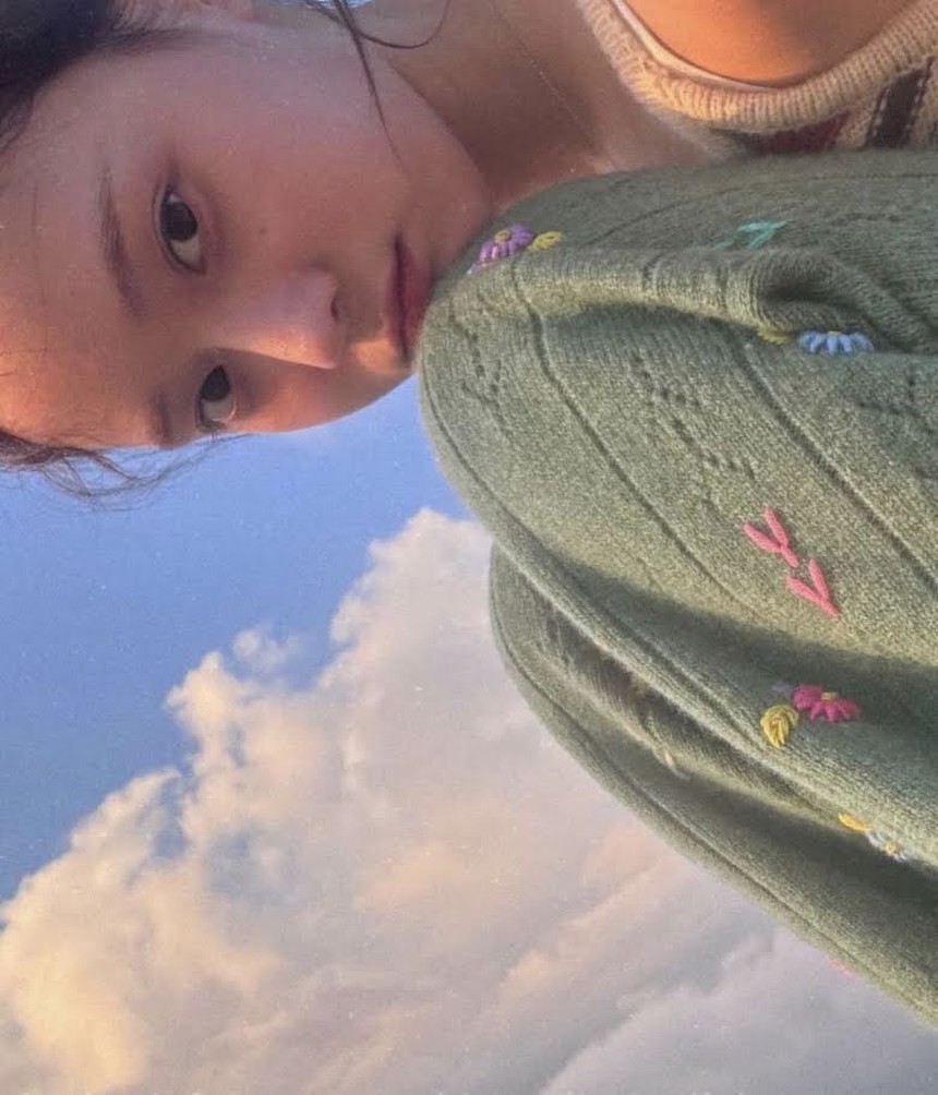 Jisoo Blackpink và 2 nữ thần tượng K-pop vẫn hút mắt fan khi để mặt mộc  - Ảnh 2.