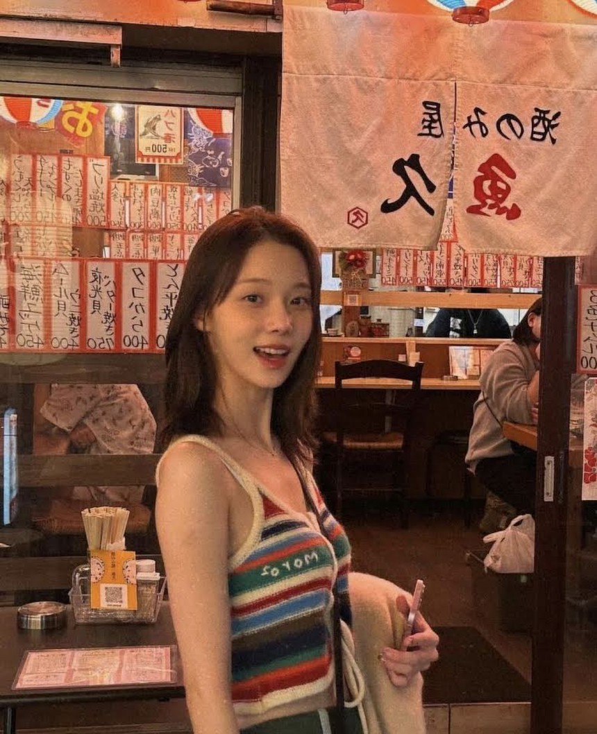 Jisoo Blackpink và 2 nữ thần tượng K-pop vẫn hút mắt fan khi để mặt mộc  - Ảnh 3.