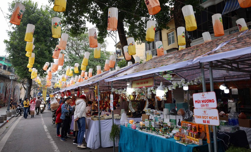 Đậm chất Tết cổ truyền tại không gian văn hóa 'Tết phố' Phùng Hưng - Ảnh 8.