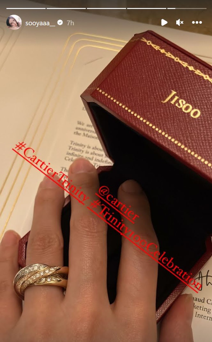 Cận Tết, Jisoo Blackpink bay sang Pháp, được Jisoo đối đãi hoàng gia từ Cartier ở Paris - Ảnh 4. Cận Tết, Jisoo Blackpink bay sang Pháp, được Jisoo đối đãi hoàng gia từ Cartier ở Paris - Ảnh 4.