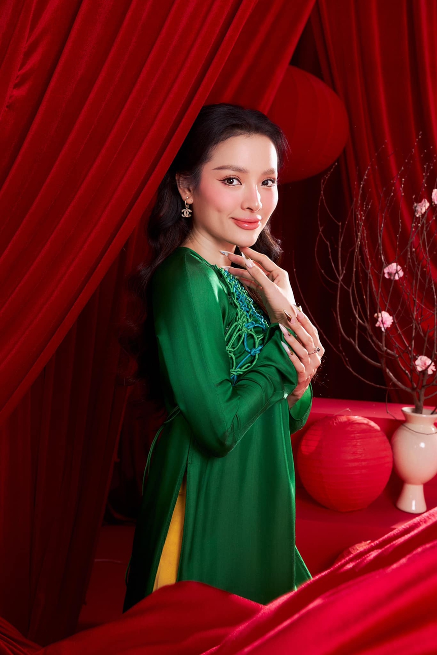 Gia đình Phương Trinh Jolie đầm ấm bên nhau ngày Tết, không có chuyện phân bì con riêng con chung - Ảnh 2.