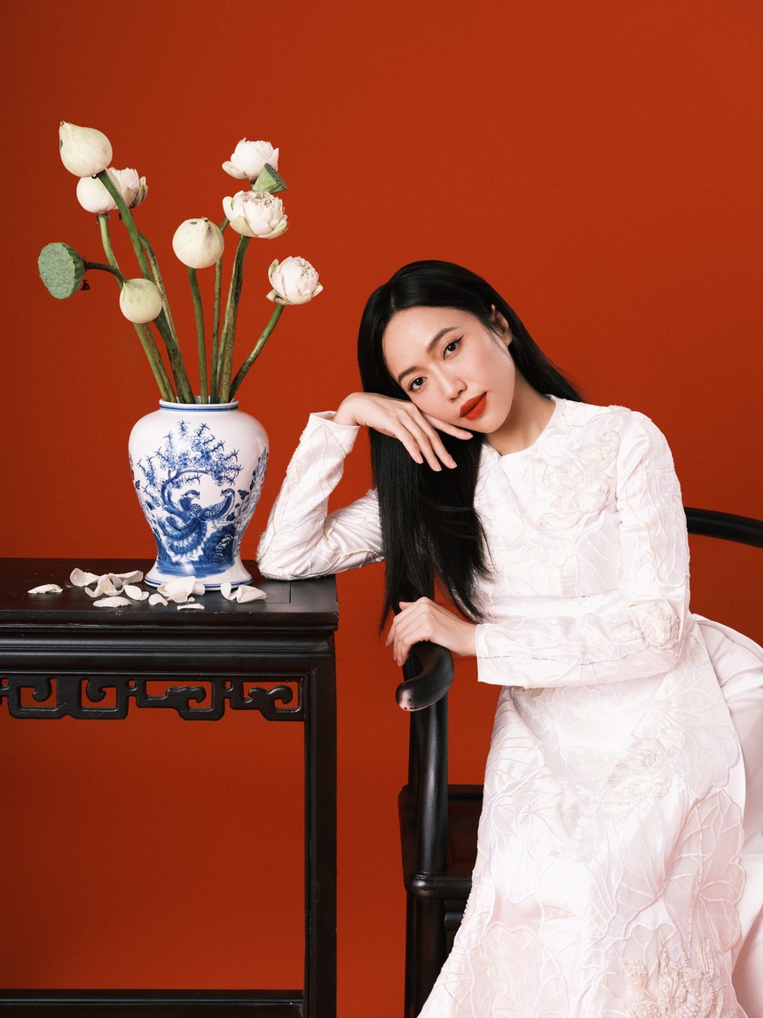 Dàn sao "Gặp lại chị bầu" rạng rỡ trong bộ ảnh Tết - Ảnh 2.