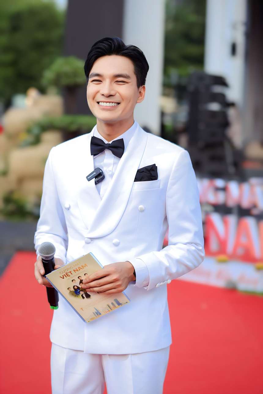Nguyễn Quốc Trí: "Một năm đạt hai danh hiệu lớn, tôi tự hào gắn bó với công việc MC" - Ảnh 3.
