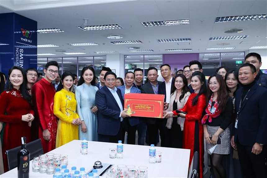 Thủ tướng chúc Tết cán bộ, phóng viên các cơ quan thông tấn, báo chí - Ảnh 6.