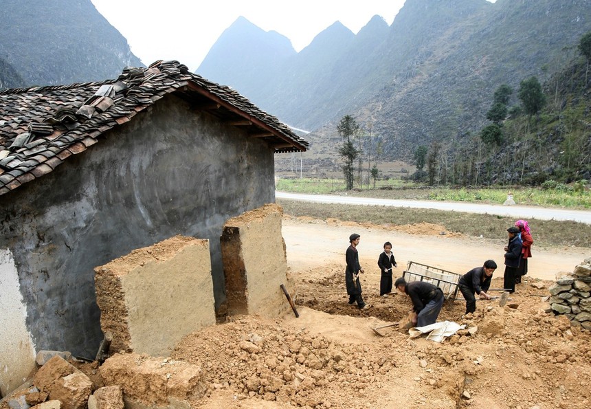 Cuộc sống sau ống kính: Mái ngói, tường trình trên cao nguyên đá - Ảnh 5. Cuộc sống sau ống kính: Mái ngói, tường trình trên cao nguyên đá - Ảnh 5.