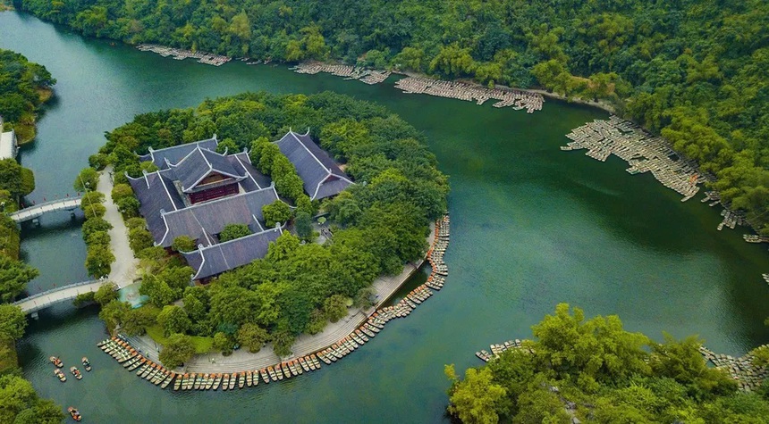 Tham vấn ý kiến chuyên gia về phát triển sản phẩm du lịch gắn với Di sản Tràng An - Ảnh 1. Tham vấn ý kiến chuyên gia về phát triển sản phẩm du lịch gắn với Di sản Tràng An - Ảnh 1.