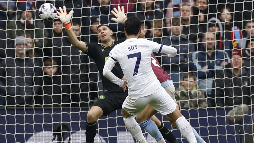 Son Heung Min rực sáng, Tottenham bắn sập Villa Park, bỏ xa MU trong cuộc đua Top 4 - Ảnh 2.