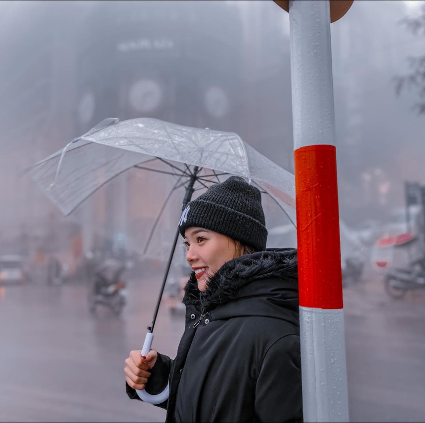 Hot girl cầu lông Thùy Linh diện váy trắng tinh khôi, khoe vẻ đẹp hút hồn cộng đồng mạng - Ảnh 12. Hot girl cầu lông Thùy Linh diện váy trắng tinh khôi, khoe vẻ đẹp hút hồn cộng đồng mạng - Ảnh 12.