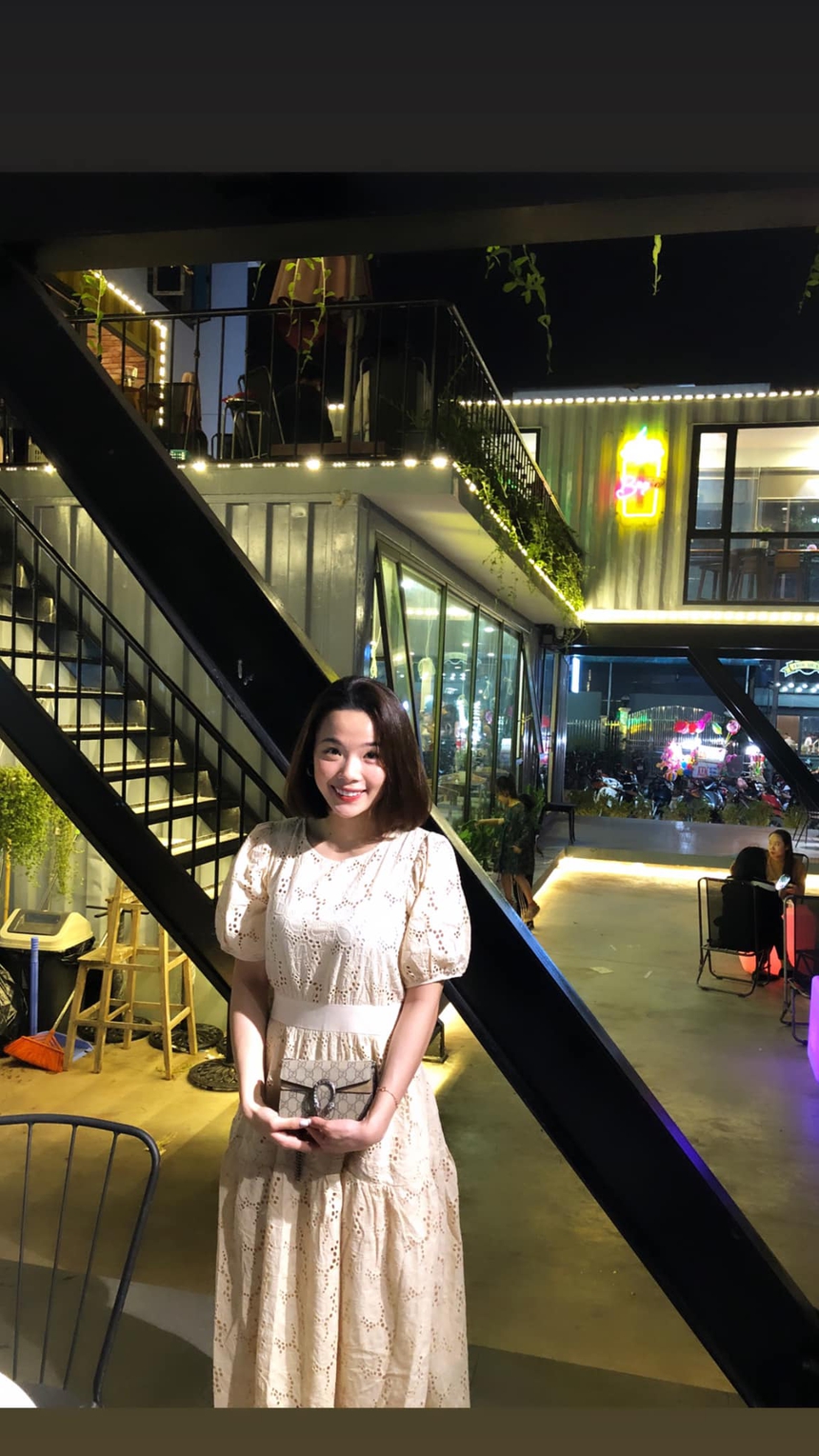 Hot girl cầu lông Thùy Linh diện váy trắng tinh khôi, khoe vẻ đẹp hút hồn cộng đồng mạng - Ảnh 13. Hot girl cầu lông Thùy Linh diện váy trắng tinh khôi, khoe vẻ đẹp hút hồn cộng đồng mạng - Ảnh 13.