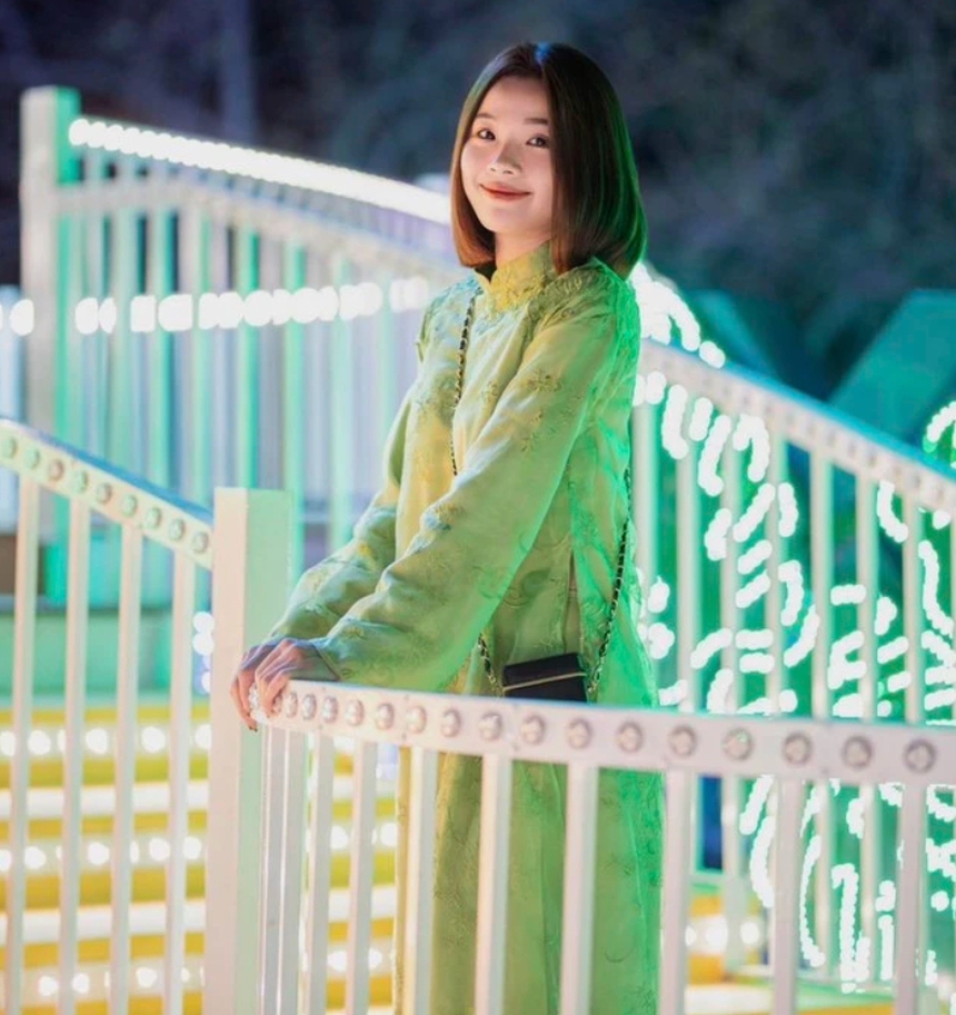 Hot girl cầu lông Thùy Linh diện váy trắng tinh khôi, khoe vẻ đẹp hút hồn cộng đồng mạng - Ảnh 6. Hot girl cầu lông Thùy Linh diện váy trắng tinh khôi, khoe vẻ đẹp hút hồn cộng đồng mạng - Ảnh 6.