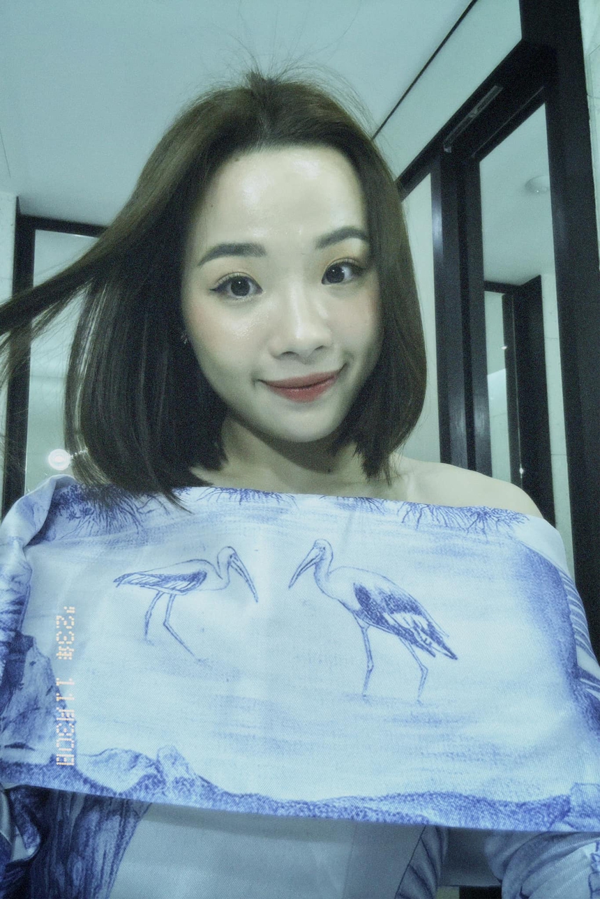 Hot girl cầu lông Thùy Linh diện váy trắng tinh khôi, khoe vẻ đẹp hút hồn cộng đồng mạng - Ảnh 7. Hot girl cầu lông Thùy Linh diện váy trắng tinh khôi, khoe vẻ đẹp hút hồn cộng đồng mạng - Ảnh 7.