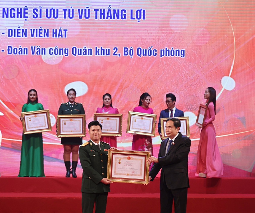 NSƯT Vũ Thắng Lợi: Áp lực và động lực cống hiến - Ảnh 1.