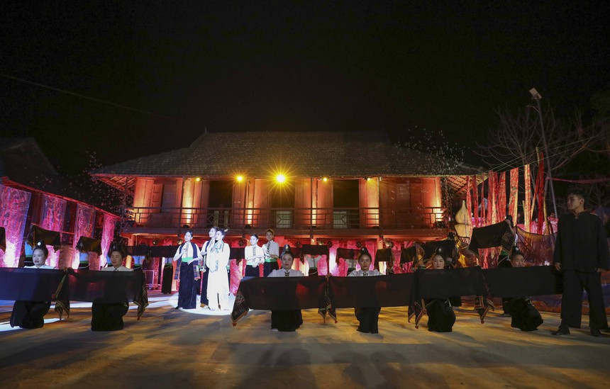 Điện Biên ra mắt Show diễn thực cảnh 'Huyền tích U Va' - Ảnh 4.