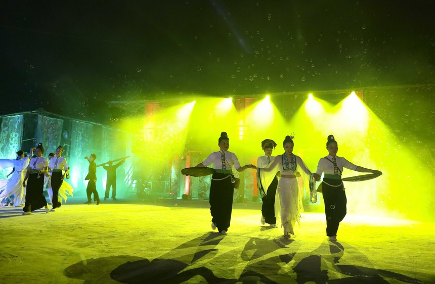 Điện Biên ra mắt Show diễn thực cảnh 'Huyền tích U Va' - Ảnh 5.
