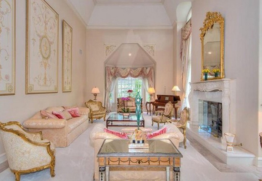 Biệt thự sang trọng rộng 4.500 m2 của Thành Long với các điểm nhấn bằng vàng 18K và sân bay trực thăng - Ảnh 10.