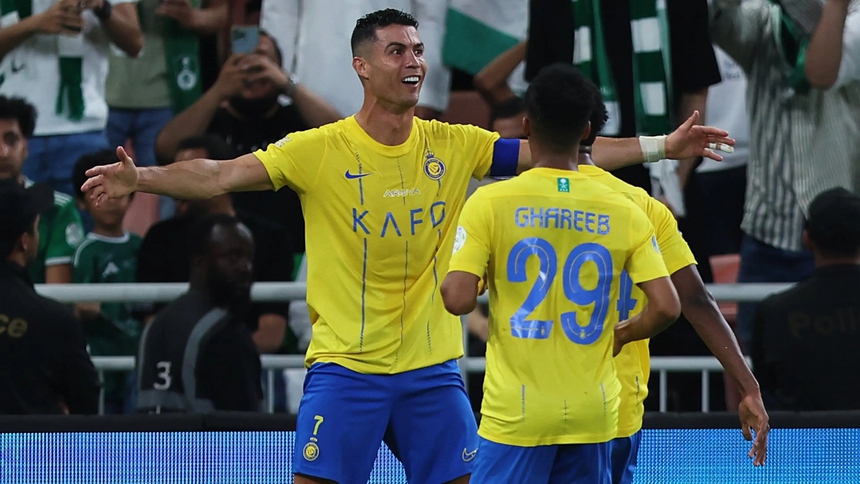 Ghi bàn duy nhất giúp Al Nassr giành chiến thắng, Ronaldo còn 3 giải đấu có thể vô địch mùa này - Ảnh 2. Ghi bàn duy nhất giúp Al Nassr giành chiến thắng, Ronaldo còn 3 giải đấu có thể vô địch mùa này - Ảnh 2.