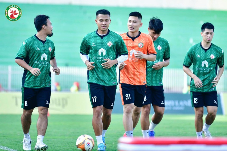 CLB Nam Định chiêu mộ thêm 2 tuyển thủ Việt Nam, sẵn sàng lượt về cuộc đua vô địch V-League - Ảnh 2.