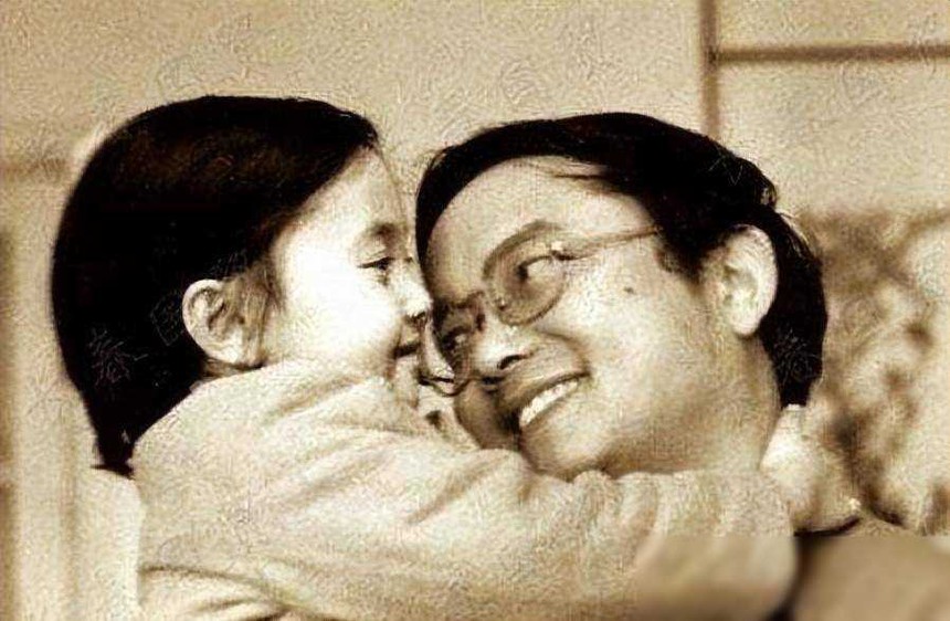 (Bài đăng Chủ nhật) 'Hòa thân' Vương Cương hạnh phúc viên mãn với cuộc hôn nhân thứ ba bên vợ trẻ kém 20 tuổi - Ảnh 4.