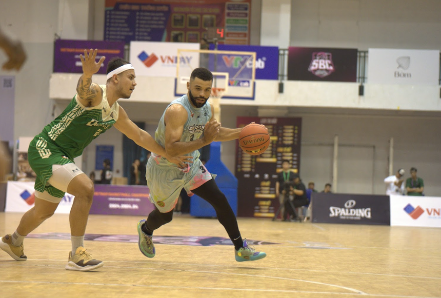 CĐV trái bóng cam "bùng nổ" với Saigon Proam Basketball Cup 2024  - Ảnh 1.