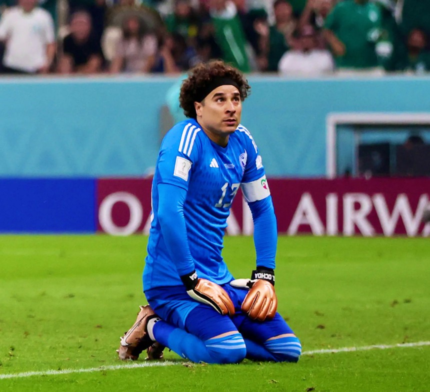 Thủ môn đầu tiên trong lịch sử nhận 1000 bàn thua, đứng trước kỷ lục đặc biệt ở World Cup - Ảnh 3.