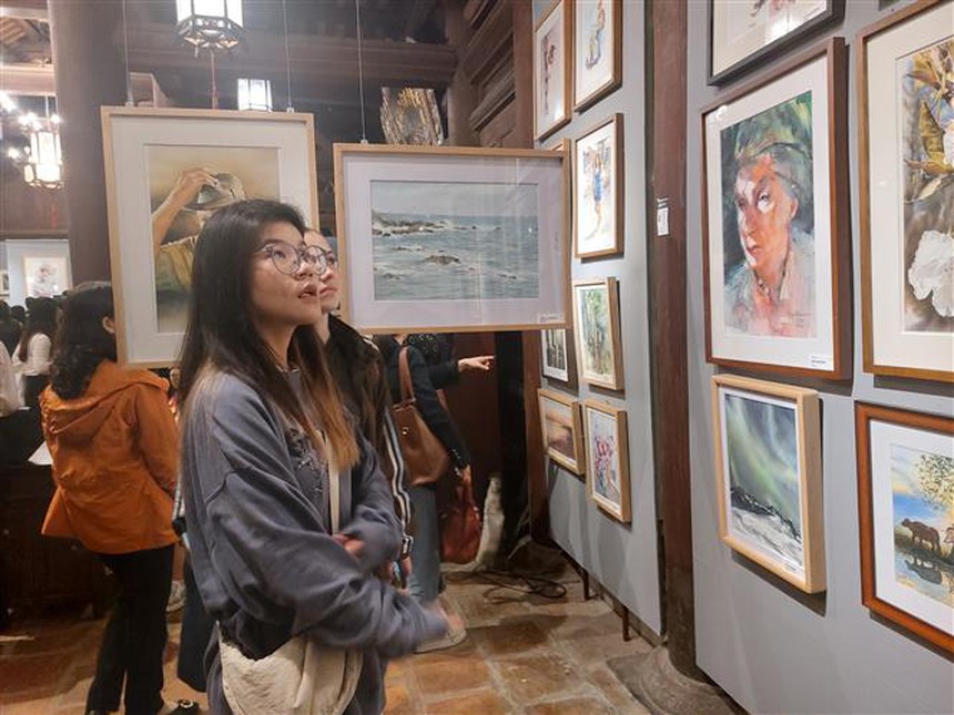 Hà Nội: Triển lãm tranh màu nước quốc tế lớn nhất tại Việt Nam - Ảnh 1.