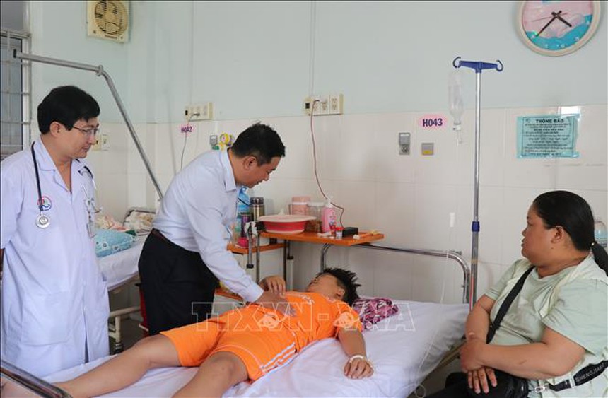 Đã có 360 ca nghi ngộ độc do ăn cơm gà tại Khánh Hòa - Ảnh 1. Đã có 360 ca nghi ngộ độc do ăn cơm gà tại Khánh Hòa - Ảnh 1.