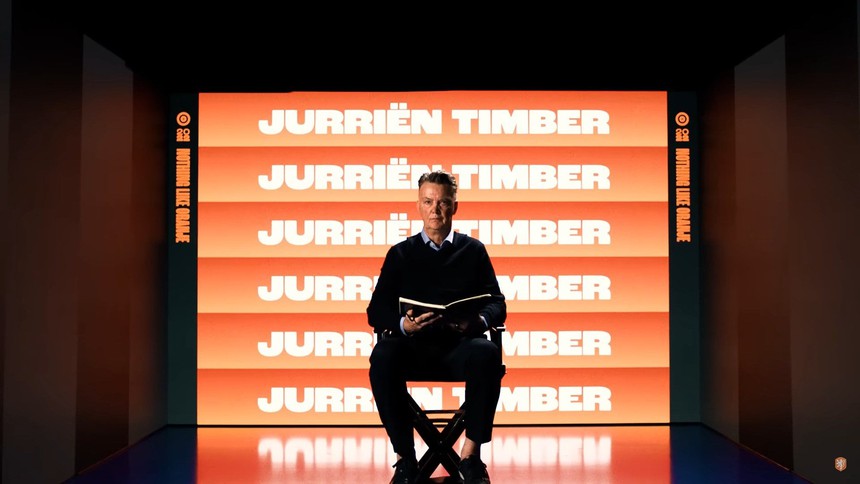 HLV Troussier công bố danh sách cầu thủ ĐT Việt Nam theo phong cách độc lạ của châu Âu, khiến CĐV thích thú - Ảnh 3. HLV Troussier công bố danh sách cầu thủ ĐT Việt Nam theo phong cách độc lạ của châu Âu, khiến CĐV thích thú - Ảnh 3.