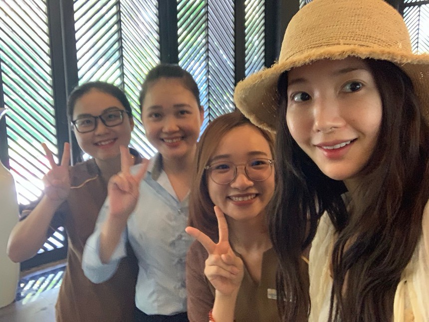 Dàn sao "Cô đi mà lấy chồng tôi" đồng loạt khoe ảnh kỳ nghỉ dưỡng 'chanh sả' tại Nha Trang - Ảnh 4. Dàn sao "Cô đi mà lấy chồng tôi" đồng loạt khoe ảnh kỳ nghỉ dưỡng 'chanh sả' tại Nha Trang - Ảnh 4.