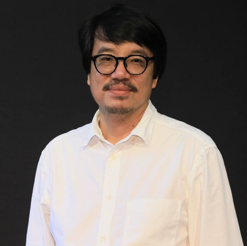 NSƯT Sĩ Tiến - Giám đốc Nhà hát Tuổi trẻ: Chúng tôi phải giữ 'phong vị hài kịch' riêng - Ảnh 1. NSƯT Sĩ Tiến - Giám đốc Nhà hát Tuổi trẻ: Chúng tôi phải giữ 'phong vị hài kịch' riêng - Ảnh 1.