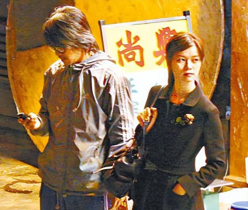 Bạn gái cũ của Châu Tinh Trì trở lại tòa để đòi nợ, giá trị tài sản ròng của cô được cho là vượt 'Vua hài' - Ảnh 1.